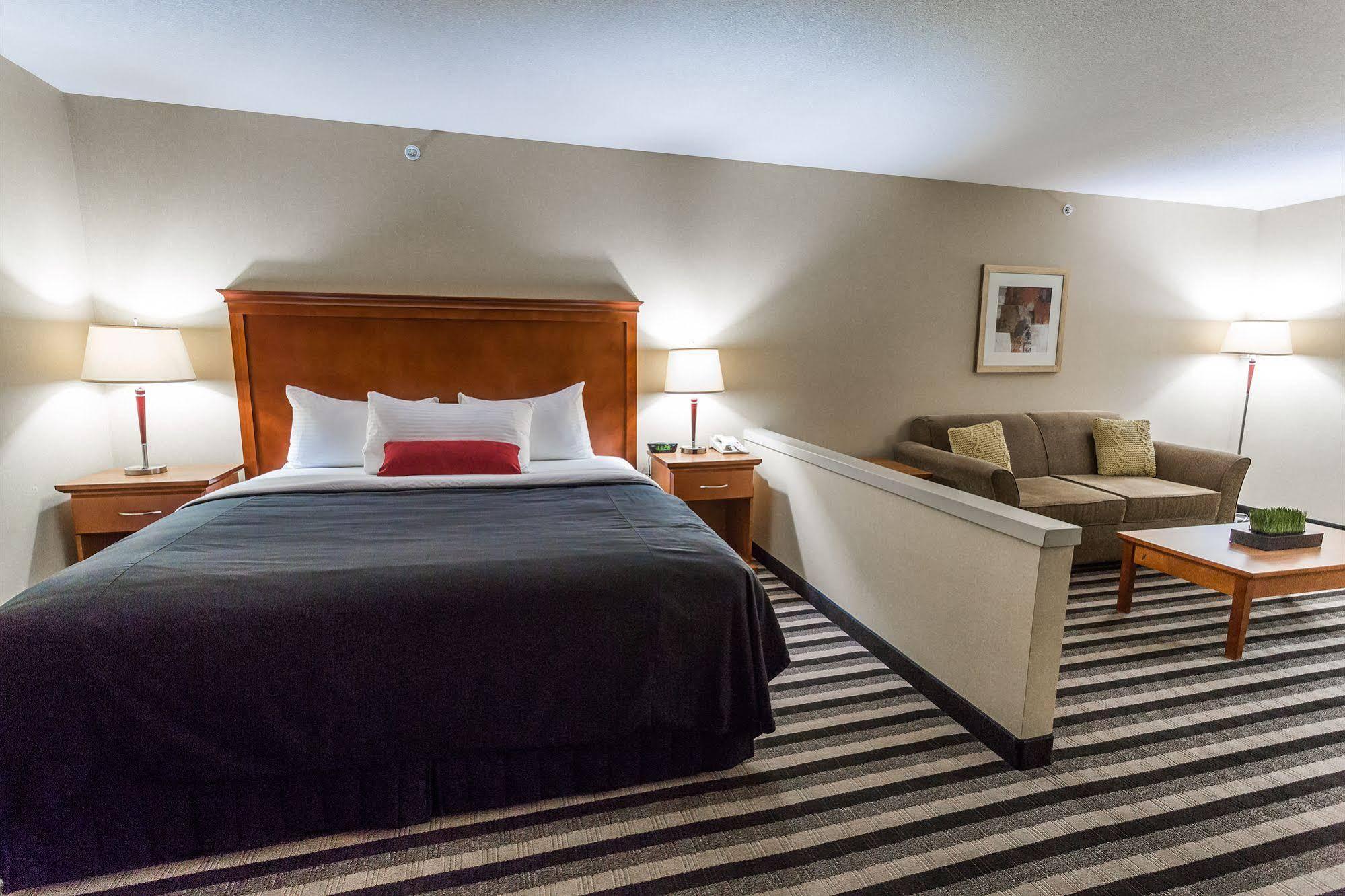 Days Inn & Suites By Wyndham Edmonton Airport Leduc Buitenkant foto