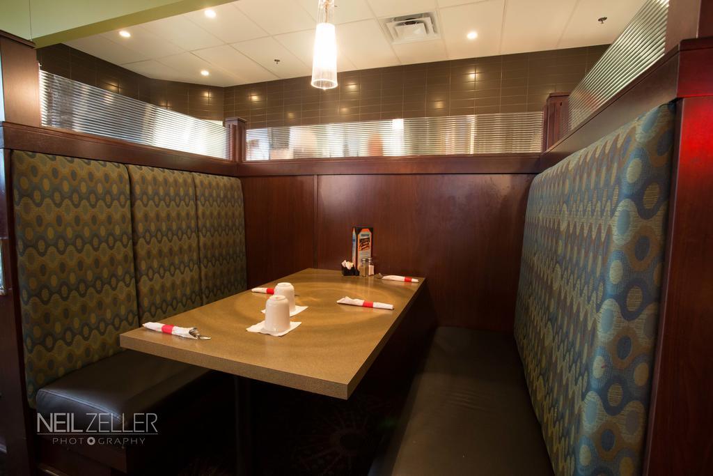 Days Inn & Suites By Wyndham Edmonton Airport Leduc Buitenkant foto