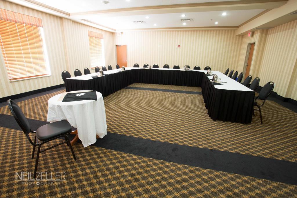 Days Inn & Suites By Wyndham Edmonton Airport Leduc Buitenkant foto