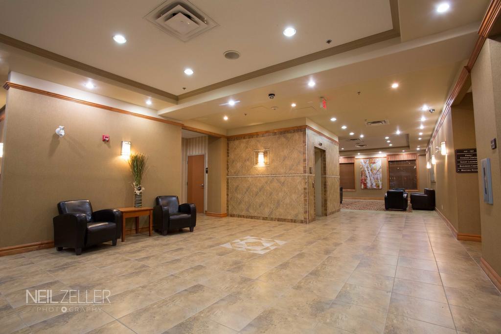 Days Inn & Suites By Wyndham Edmonton Airport Leduc Buitenkant foto