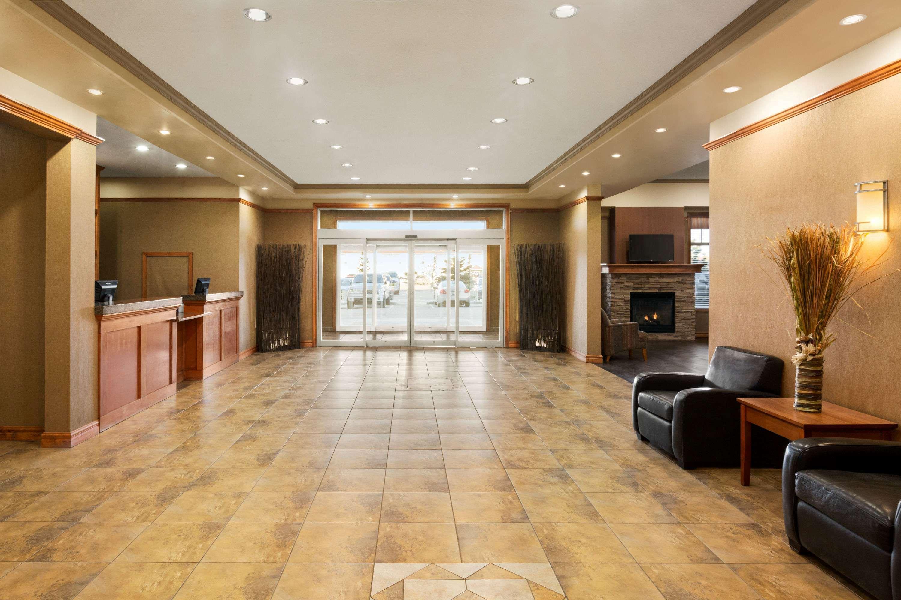 Days Inn & Suites By Wyndham Edmonton Airport Leduc Buitenkant foto