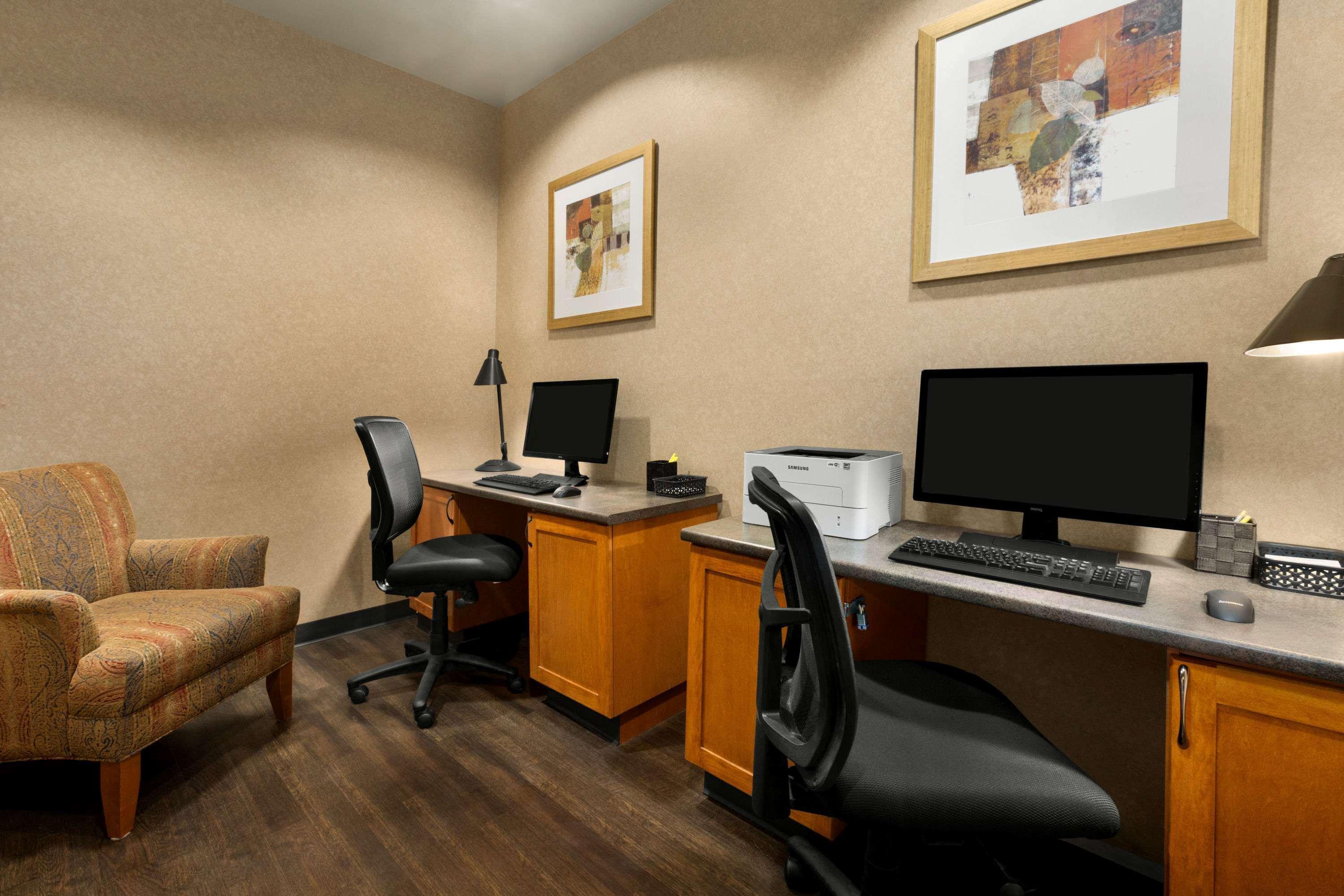 Days Inn & Suites By Wyndham Edmonton Airport Leduc Buitenkant foto