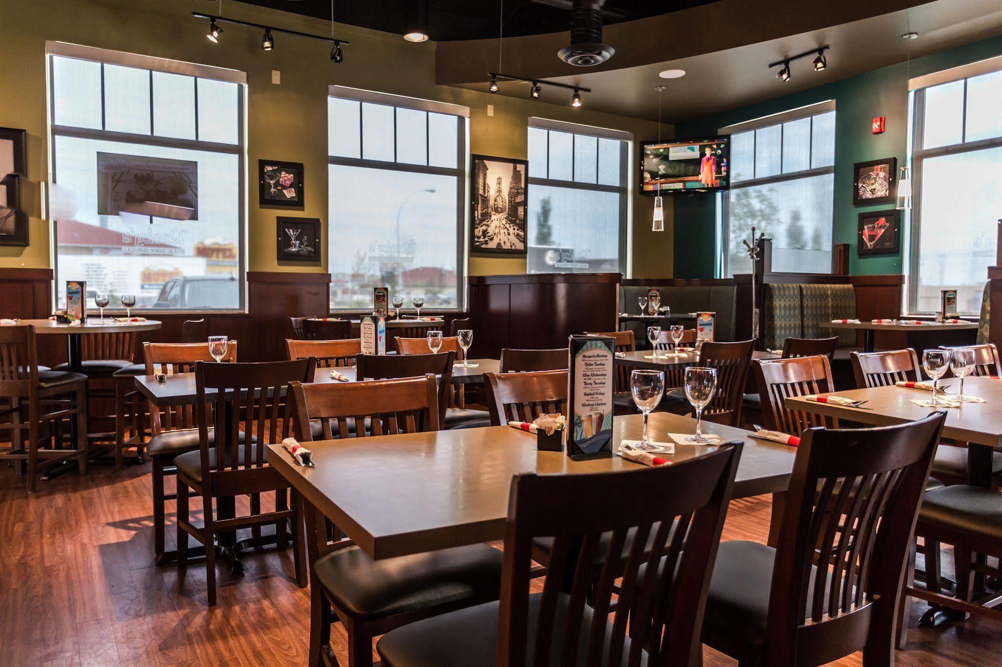 Days Inn & Suites By Wyndham Edmonton Airport Leduc Buitenkant foto